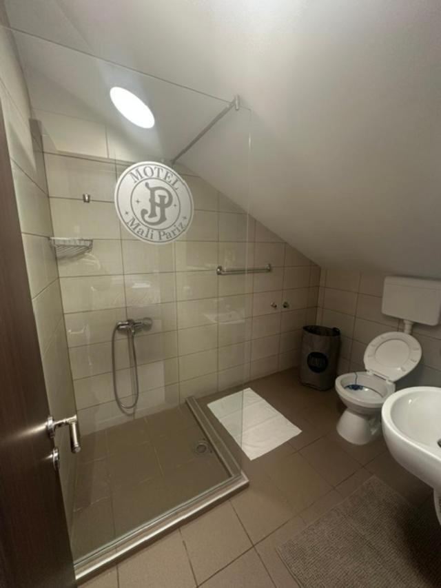 Jp Motel Mali Pariz Bor Luaran gambar