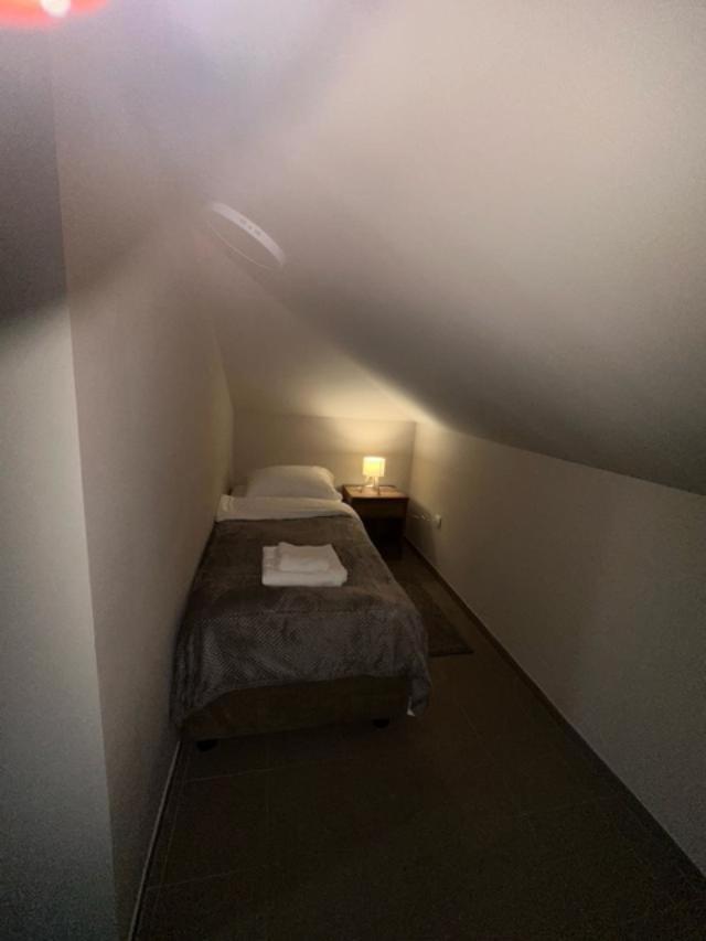 Jp Motel Mali Pariz Bor Luaran gambar