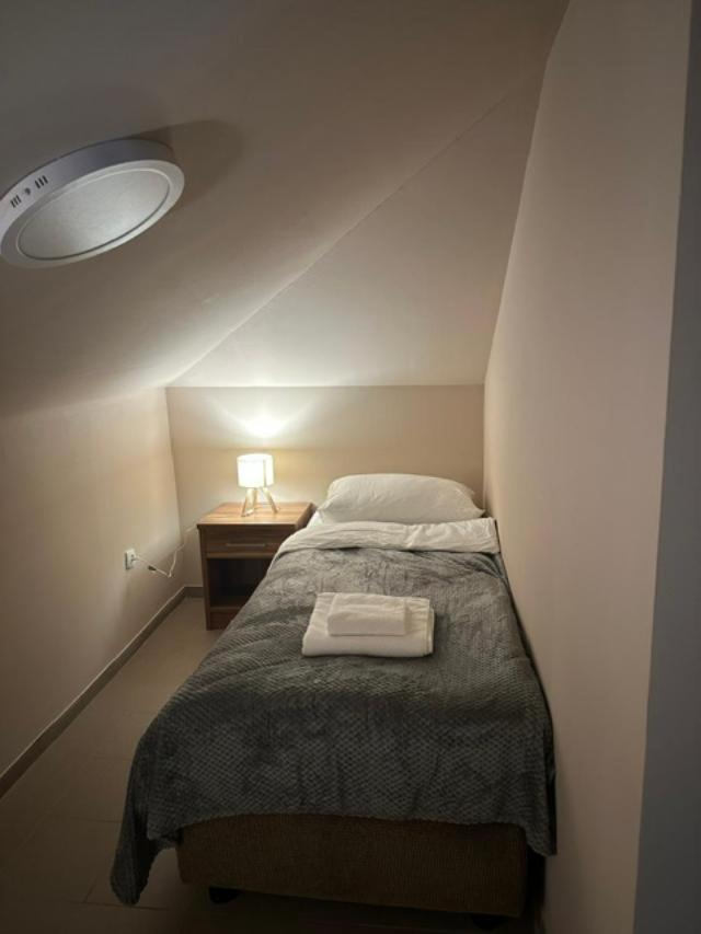 Jp Motel Mali Pariz Bor Luaran gambar